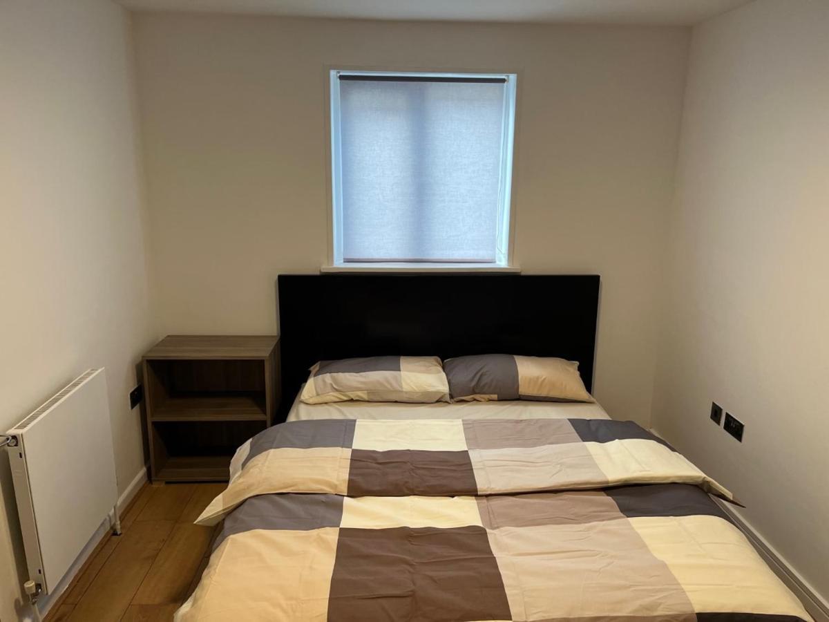 Three Bedroom House In Tooting By Star Apartments London Bagian luar foto