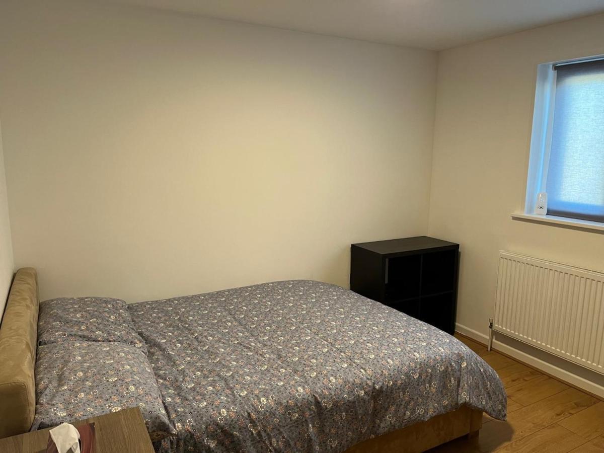 Three Bedroom House In Tooting By Star Apartments London Bagian luar foto