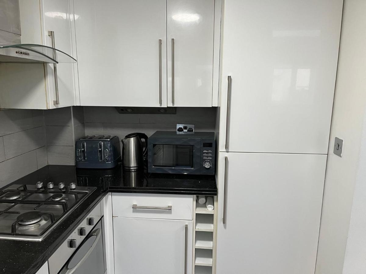 Three Bedroom House In Tooting By Star Apartments London Bagian luar foto