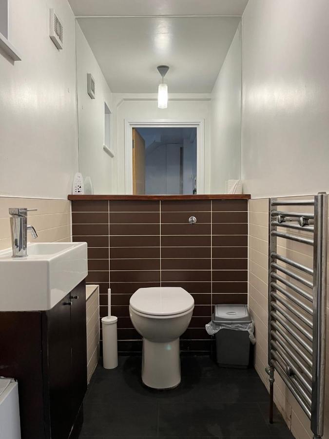 Three Bedroom House In Tooting By Star Apartments London Bagian luar foto