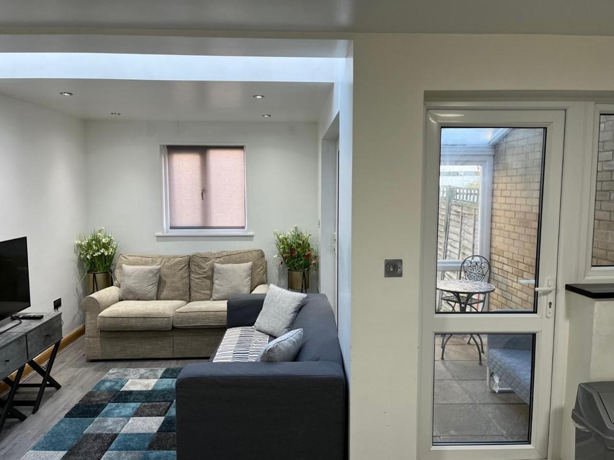 Three Bedroom House In Tooting By Star Apartments London Bagian luar foto
